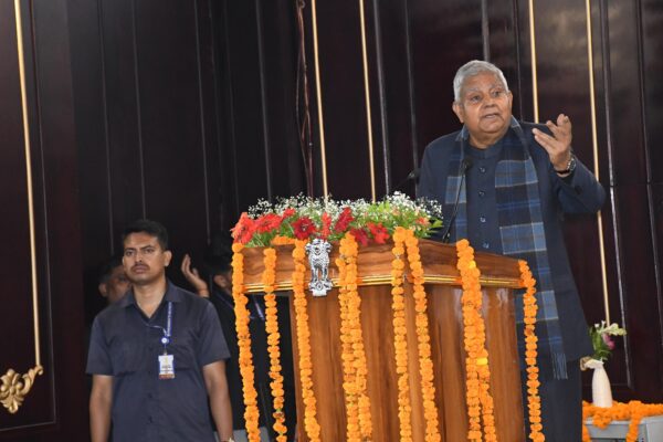 उपराष्ट्रपति धनखड़ ने कुमाऊँ विश्वविद्यालय के स्वर्ण जयंती समारोह में युवाओं को दी लोकतंत्र रक्षा की प्रेरणा।